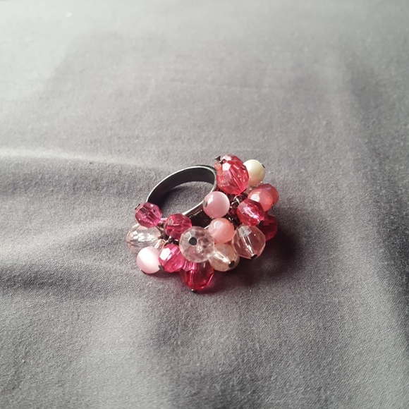 Vintage Jewelry - 🛍8 for 25 🛍 Vintage Pink beaded ring
